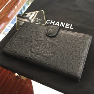 CHANEL Black Caviar Leather CC Bifold Wallet